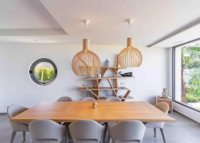 Palma Giens - Vue Panoramique -piscine Chauffee Mai A Septembre- 4 -garage Villa